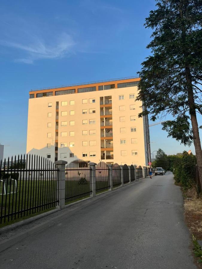 Apartman Lukana Banja Luka Exteriör bild