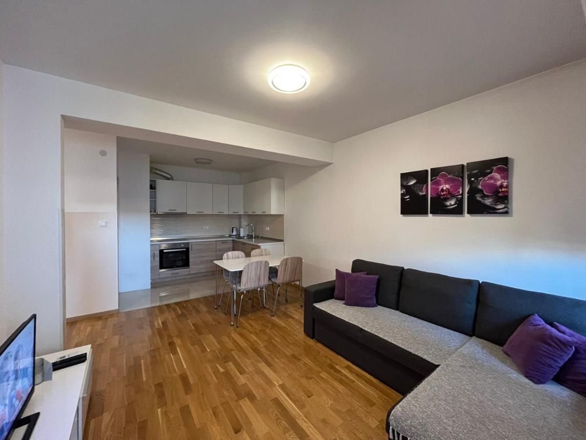 Apartman Lukana Banja Luka Exteriör bild