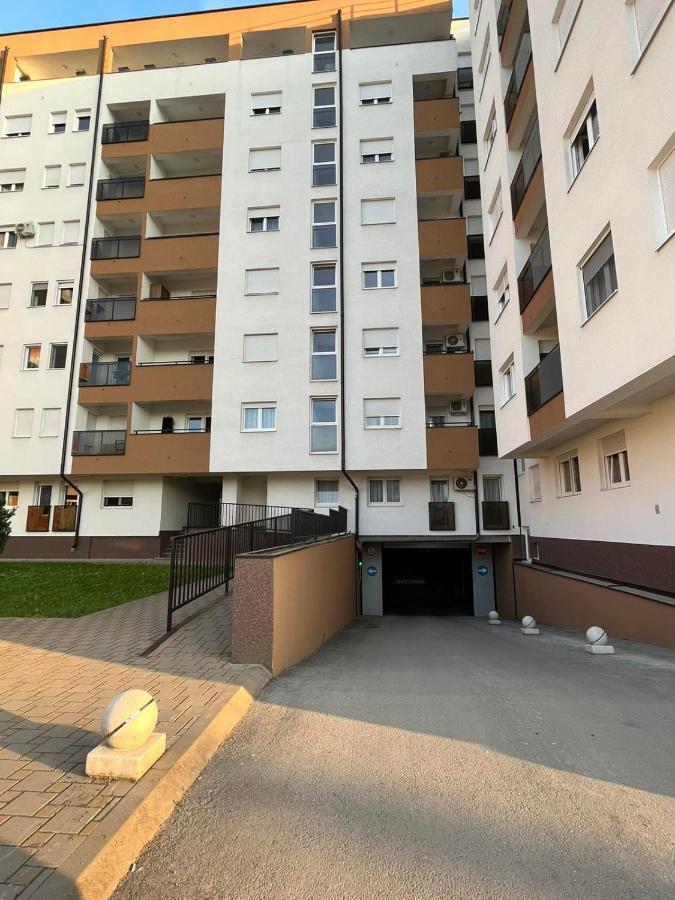 Apartman Lukana Banja Luka Exteriör bild